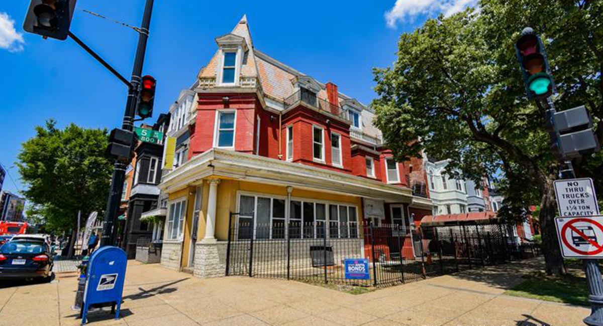 Joe Farruggio to Convert Former H Street NE Funeral Home to 90 Second Pizza Location